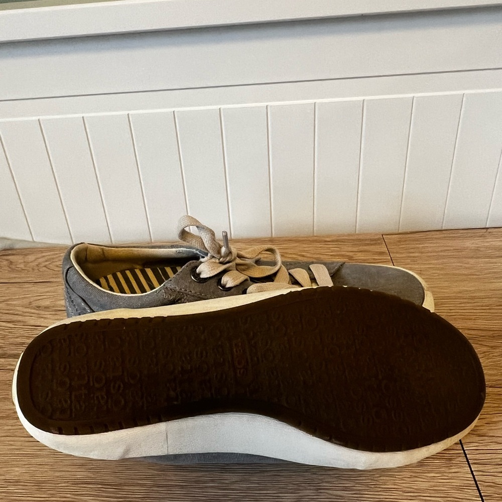 Taos Footwear Star Sneakers - Picture 7 of 7